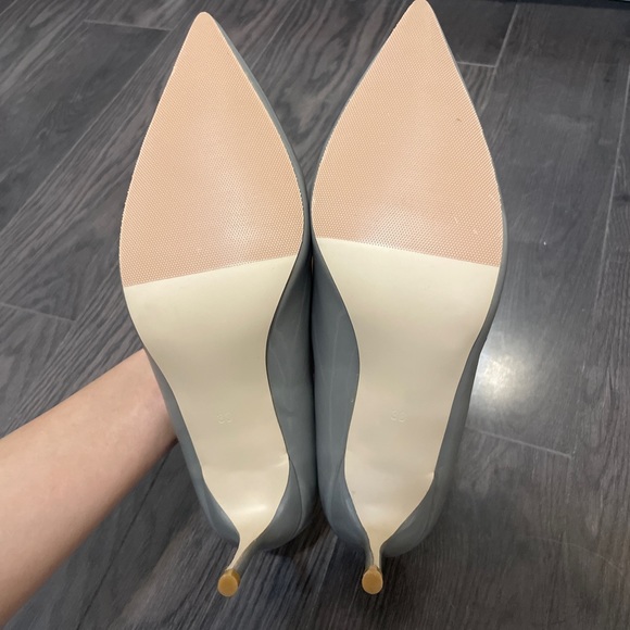 【SOLD】Grey patent pump 85mm size 38 - Picture 4 of 5